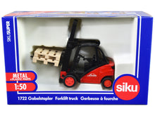 Load image into Gallery viewer, Linde Forklift Truck Red with 2 Pallet Accessories 1/50 Diecast Model by Siku SIKU
