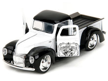 Load image into Gallery viewer, 1941 Ford Pickup Truck &quot;Mickey Mouse - Steamboat Willie&quot; White and Black &quot;Hollywood Rides&quot; Series 1/32 Diecast Model Car by Jada Jada
