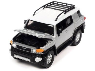 2007 Toyota FJ Cruiser Titanium Silver Metallic with White Top and Roofrack 