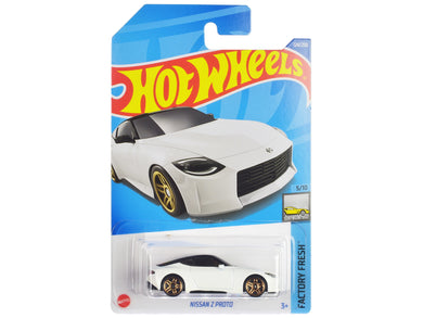 Nissan Z Proto White Metallic with Black Top 