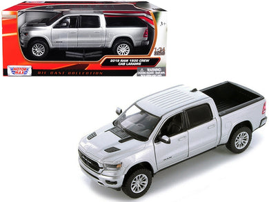 2019 RAM 1500 Laramie Crew Cab Pickup Truck Silver Metallic 1/24 Diecast Model Car by Motormax Motormax