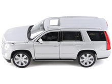 Load image into Gallery viewer, 2017 Cadillac Escalade with Sunroof Silver Metallic 1/24-1/27 Diecast Model Car by Welly Welly
