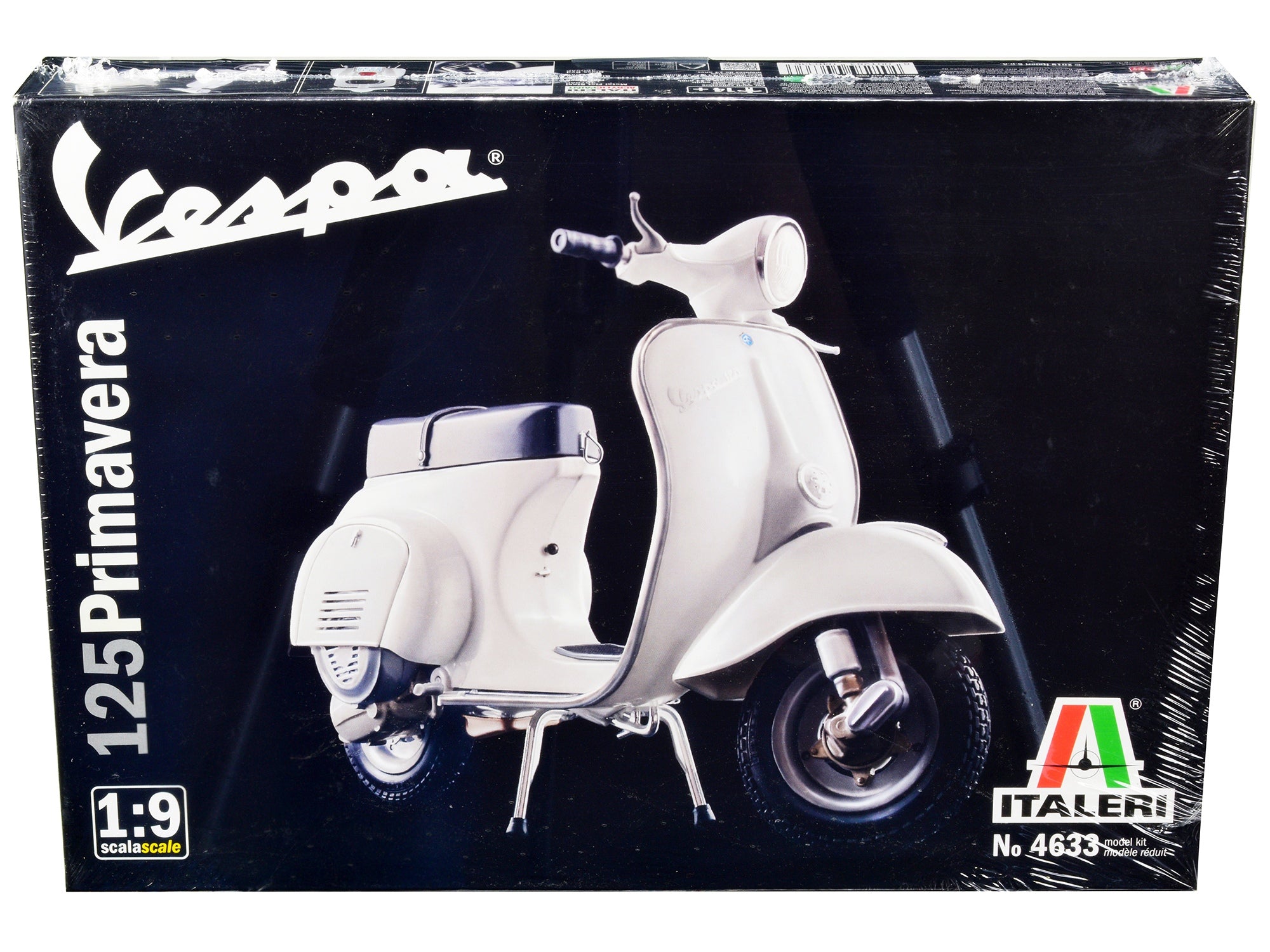 Skill 3 Model Kit Vespa 125 Primavera Scooter 1/9 Scale Model by Italeri Italeri