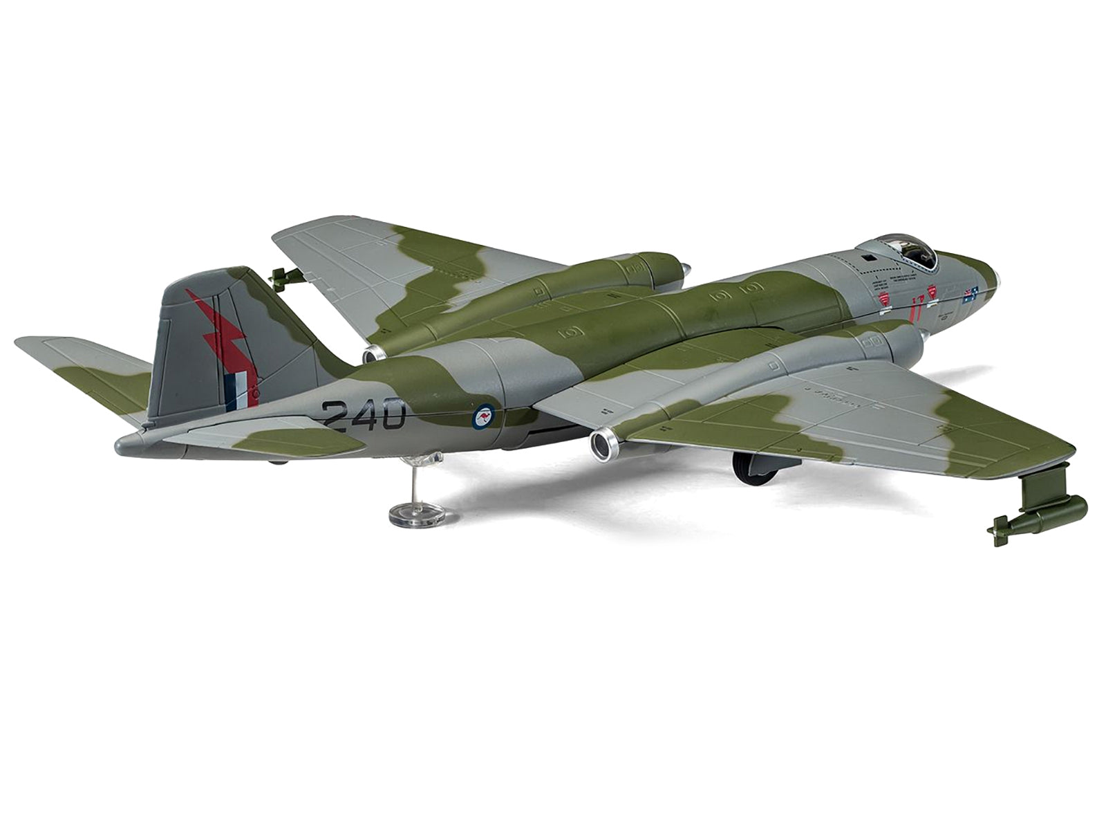 GAF Canberra Mk.20 Bomber Aircraft "A84-240 USAF 35th Tactical Fighter Wing Phan Rang Air Base Vietnam War" (1969) Royal Australian Air Force "The Aviation Archive" Series 1/72 Diecast Model by Corgi Corgi